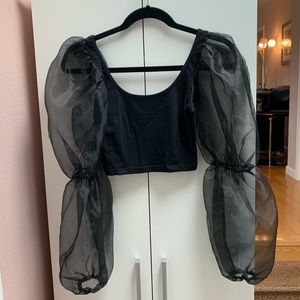 Black puff sleeve crop top